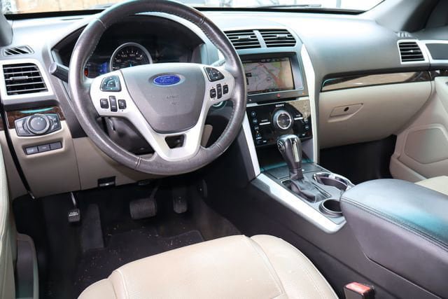 Used 2015 Ford Explorer Limited w/ Equipment Group 301A FWD image 4