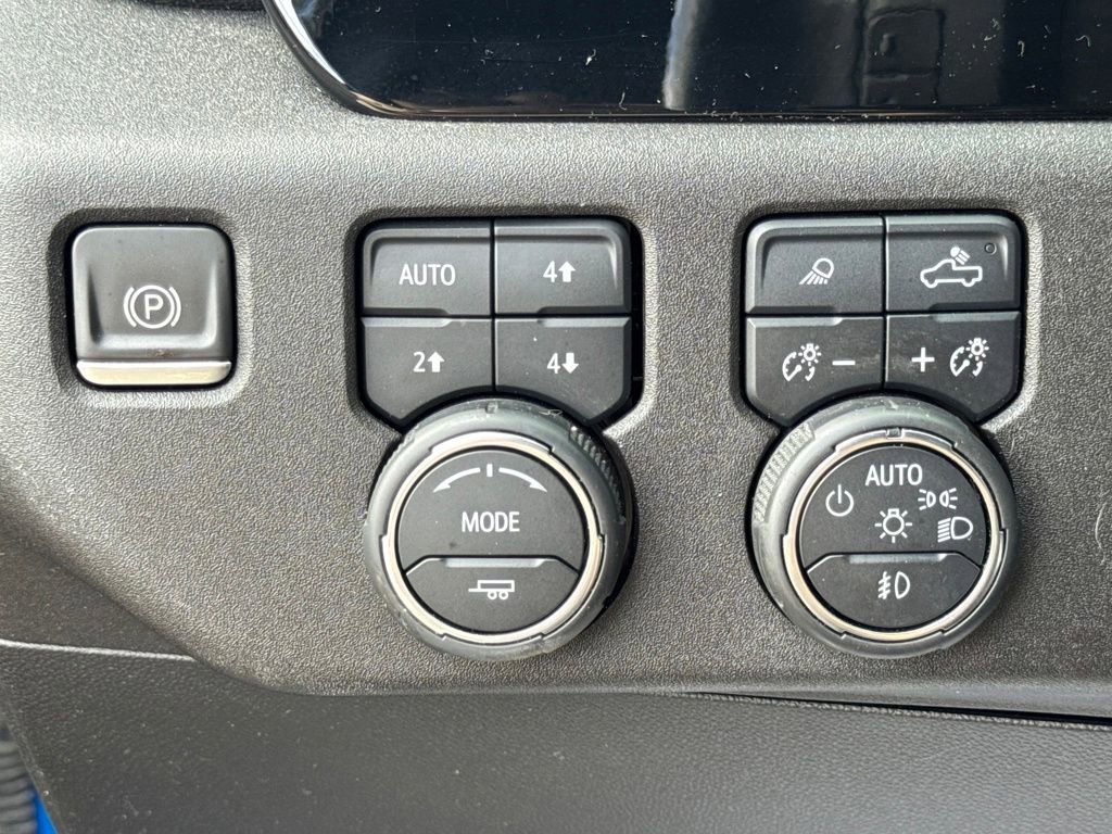Used 2022 Chevrolet Silverado 1500 LTZ AWD/4WD image 32