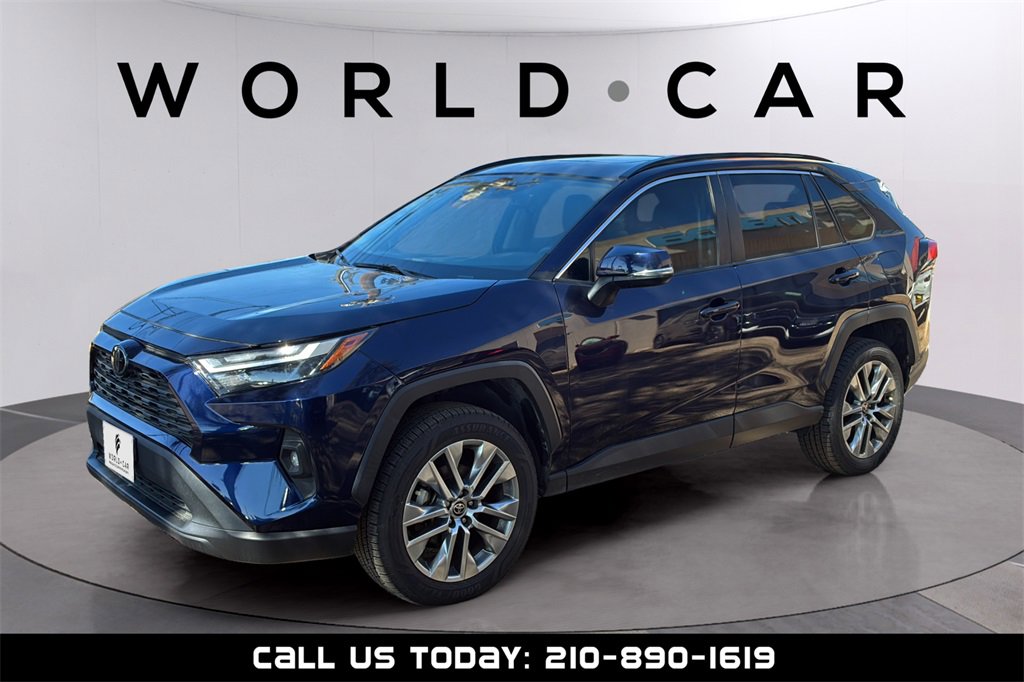 Used 2022 Toyota RAV4 XLE Premium image 11