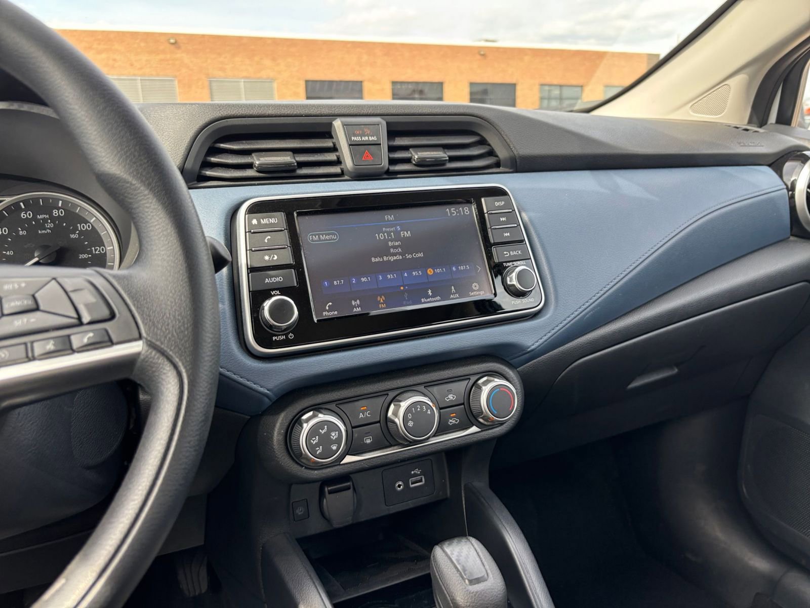 Used 2025 Nissan Versa SV FWD image 17