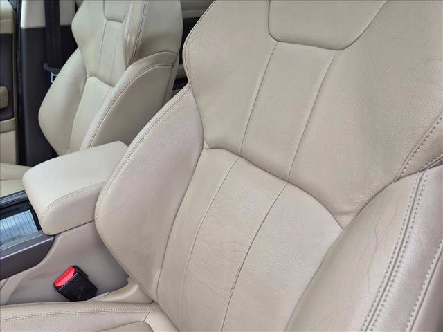 Used 2019 Land Rover Range Rover Evoque SE Premium AWD/4WD image 16