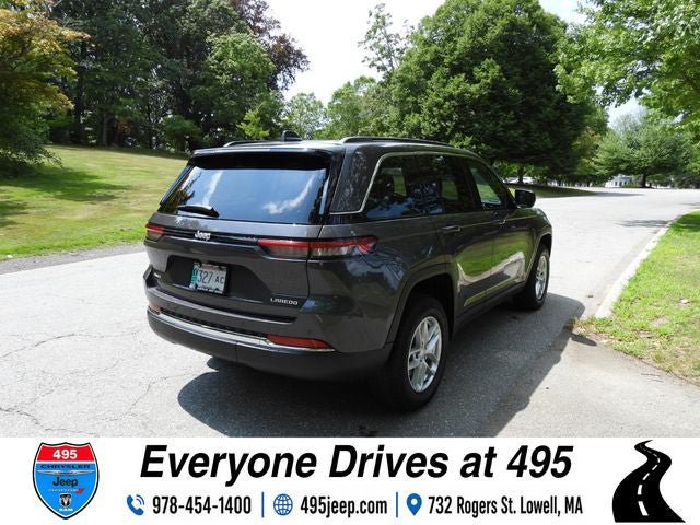 Used 2025 Jeep Grand Cherokee Laredo X AWD/4WD image 5