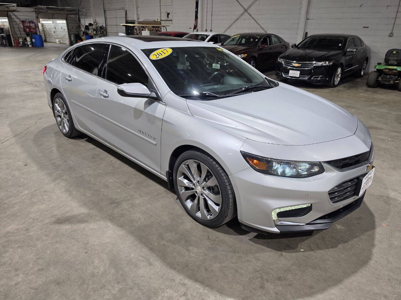 Used 2017 Chevrolet Malibu Premier w/ Premier Sun and Wheel Package FWD image 18