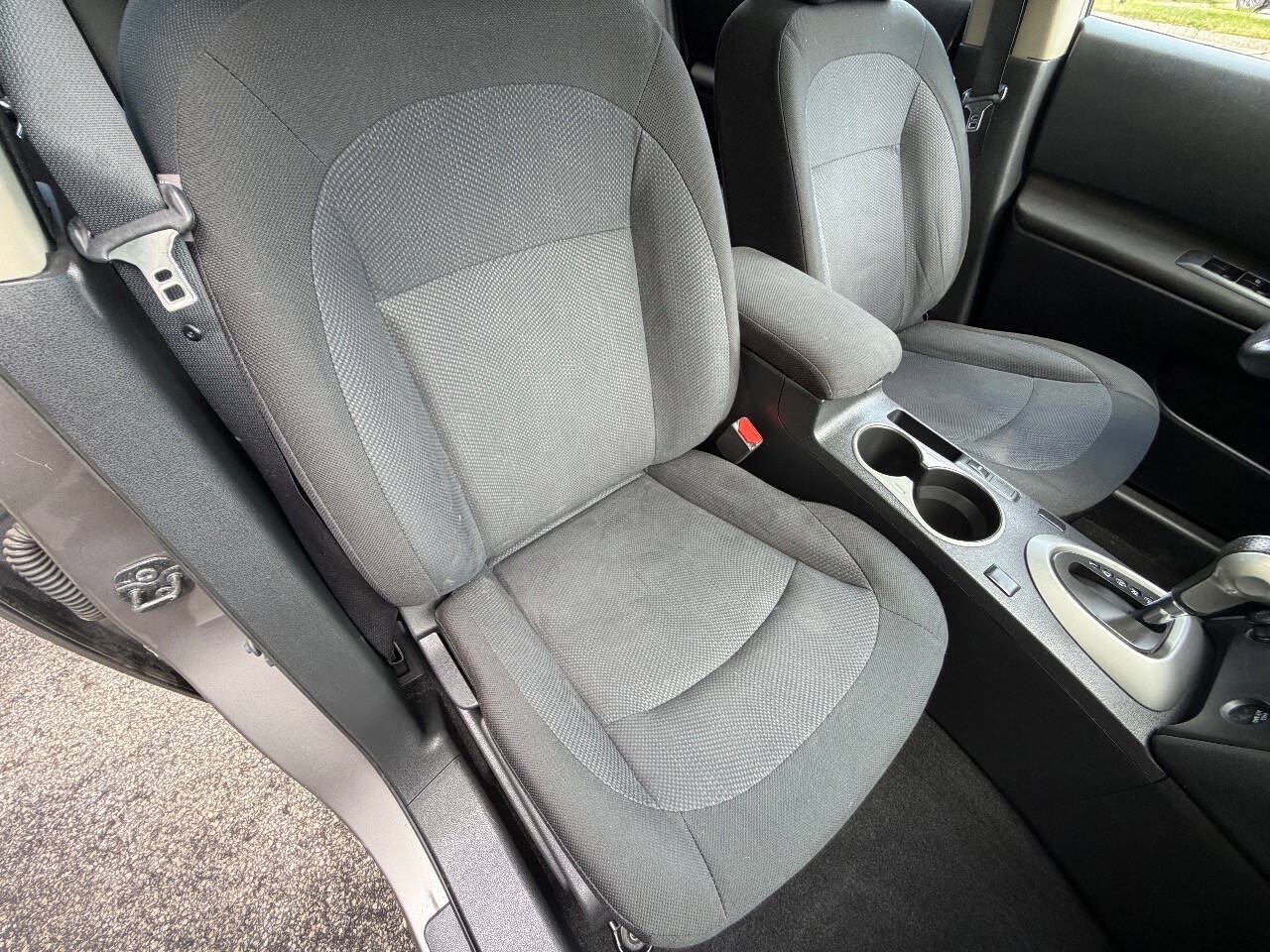 Used 2014 Nissan Rogue S AWD/4WD image 13
