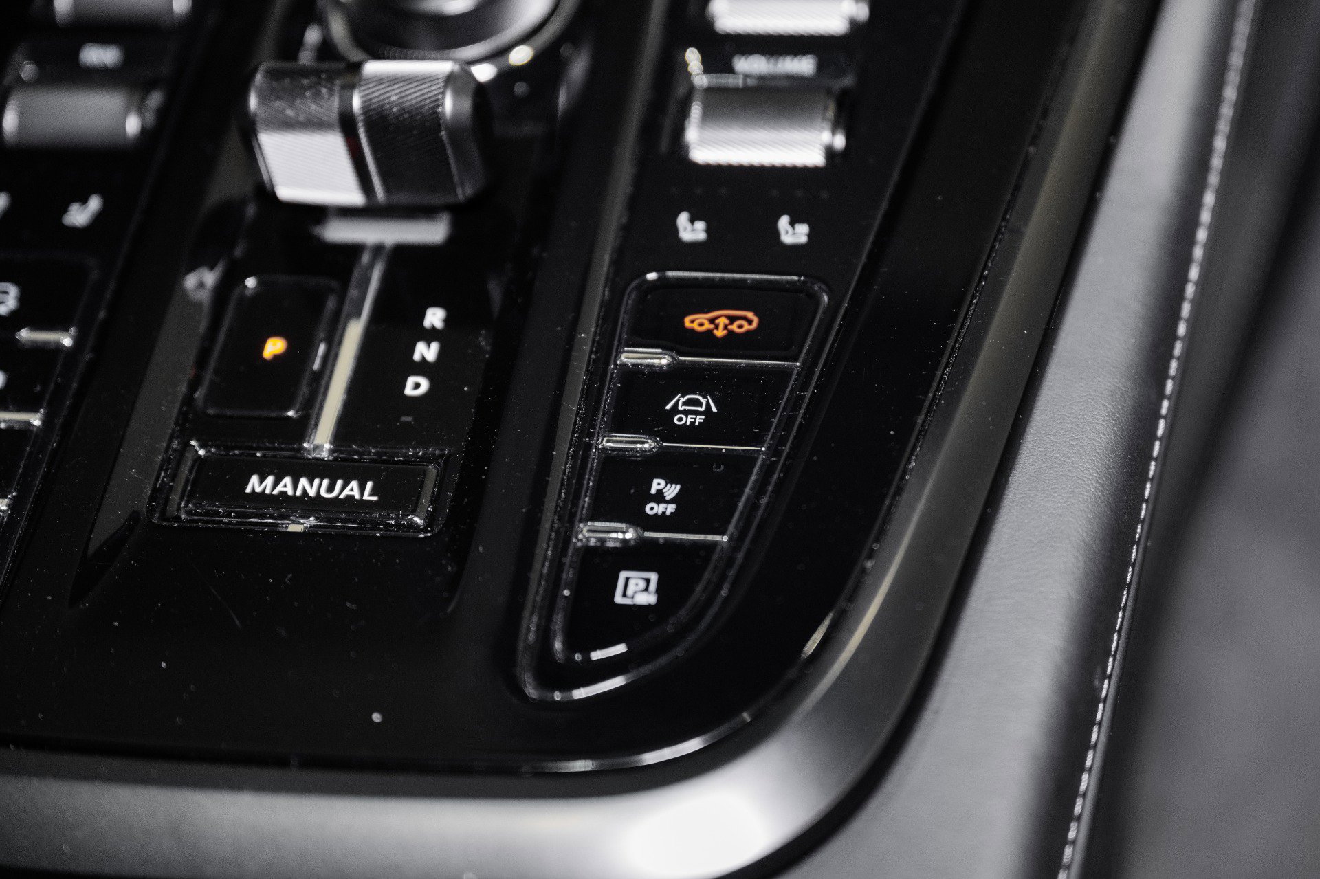 Used 2025 Aston Martin DBX 707 image 41