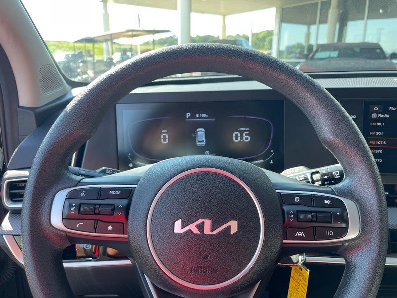Used 2024 Kia Sportage LX AWD/4WD image 18