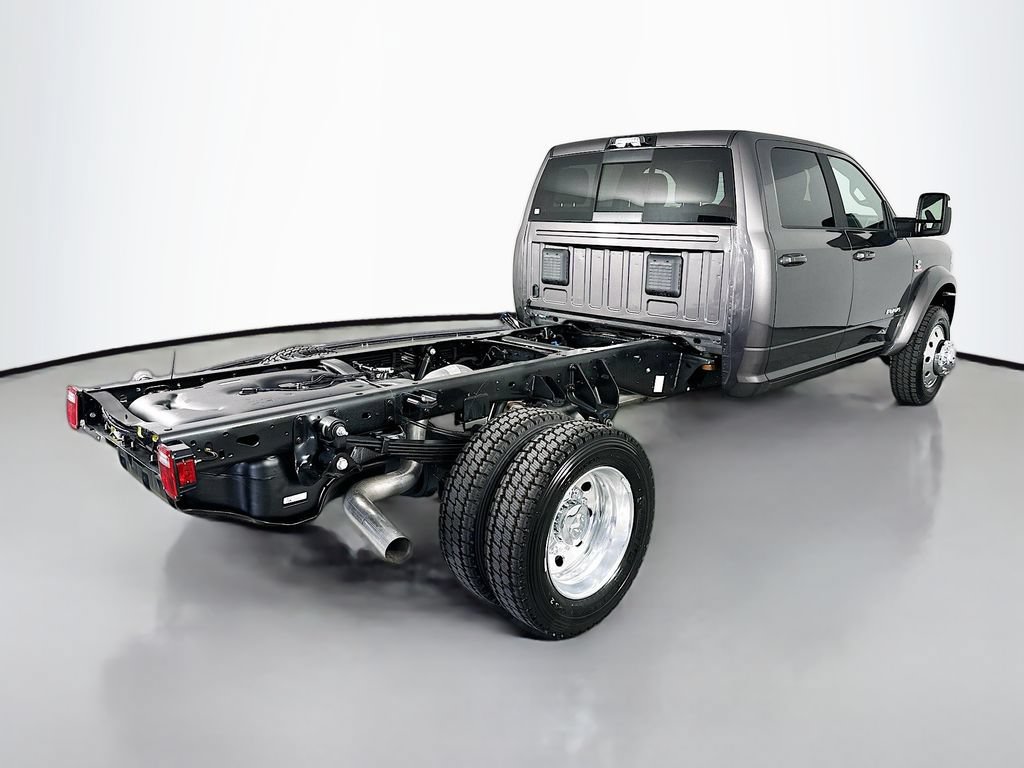New 2026 RAM 5500 4x4 Crew Cab w/ Laramie Trim Package image 7