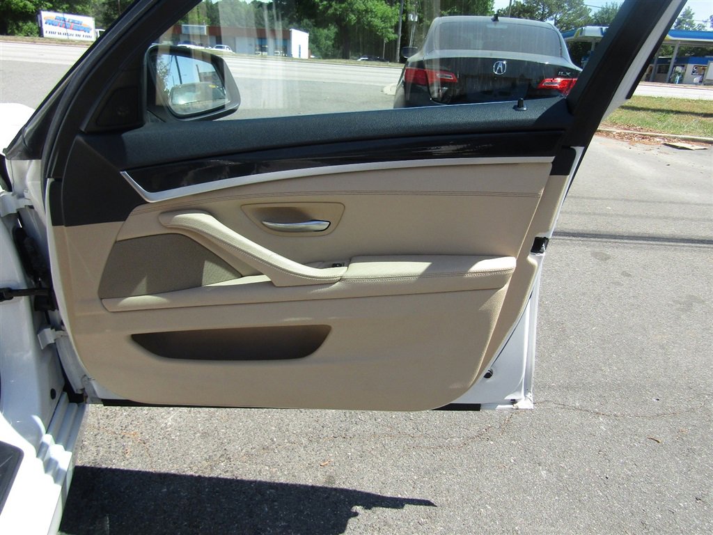 Used 2011 BMW 535i Sedan image 16