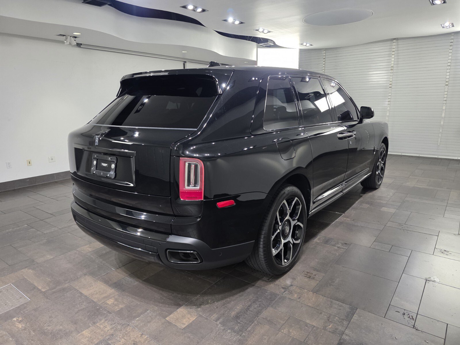 Used 2024 Rolls-Royce Cullinan Black Badge w/ Leather Finishing Pack AWD/4WD image 26