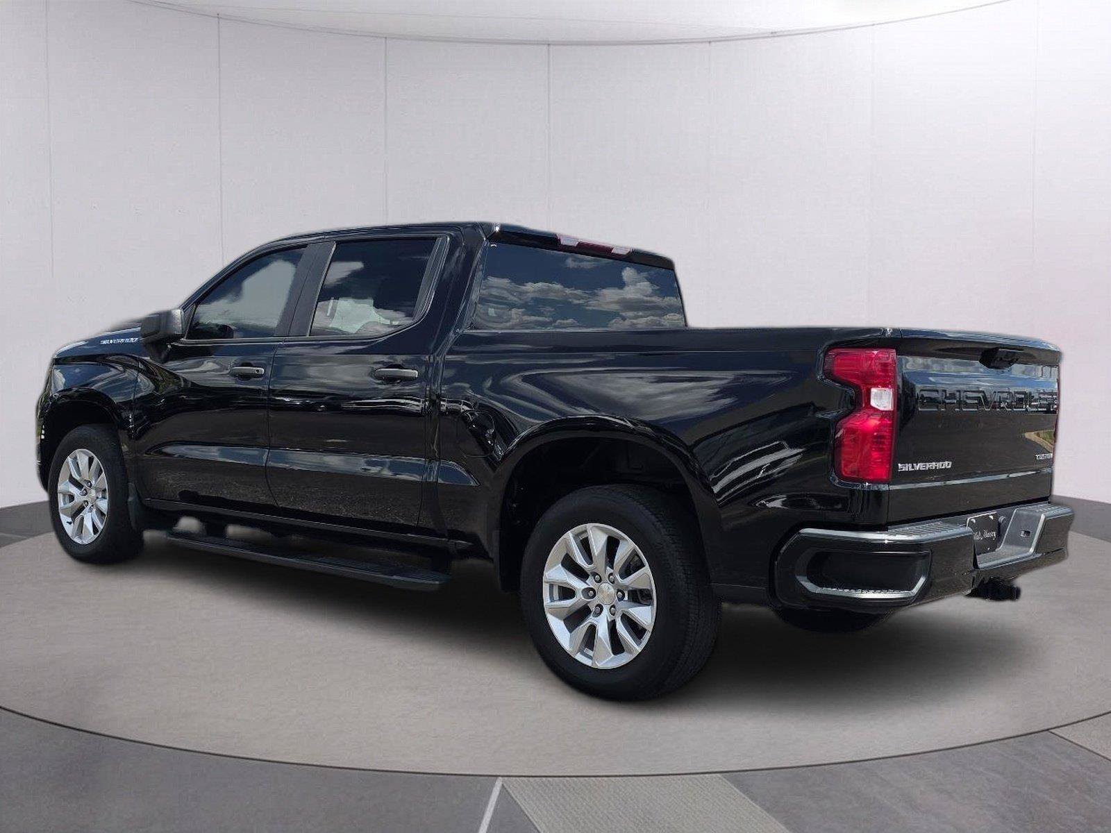 Used 2023 Chevrolet Silverado 1500 Custom w/ LPO, Dark Essentials Package RWD image 7