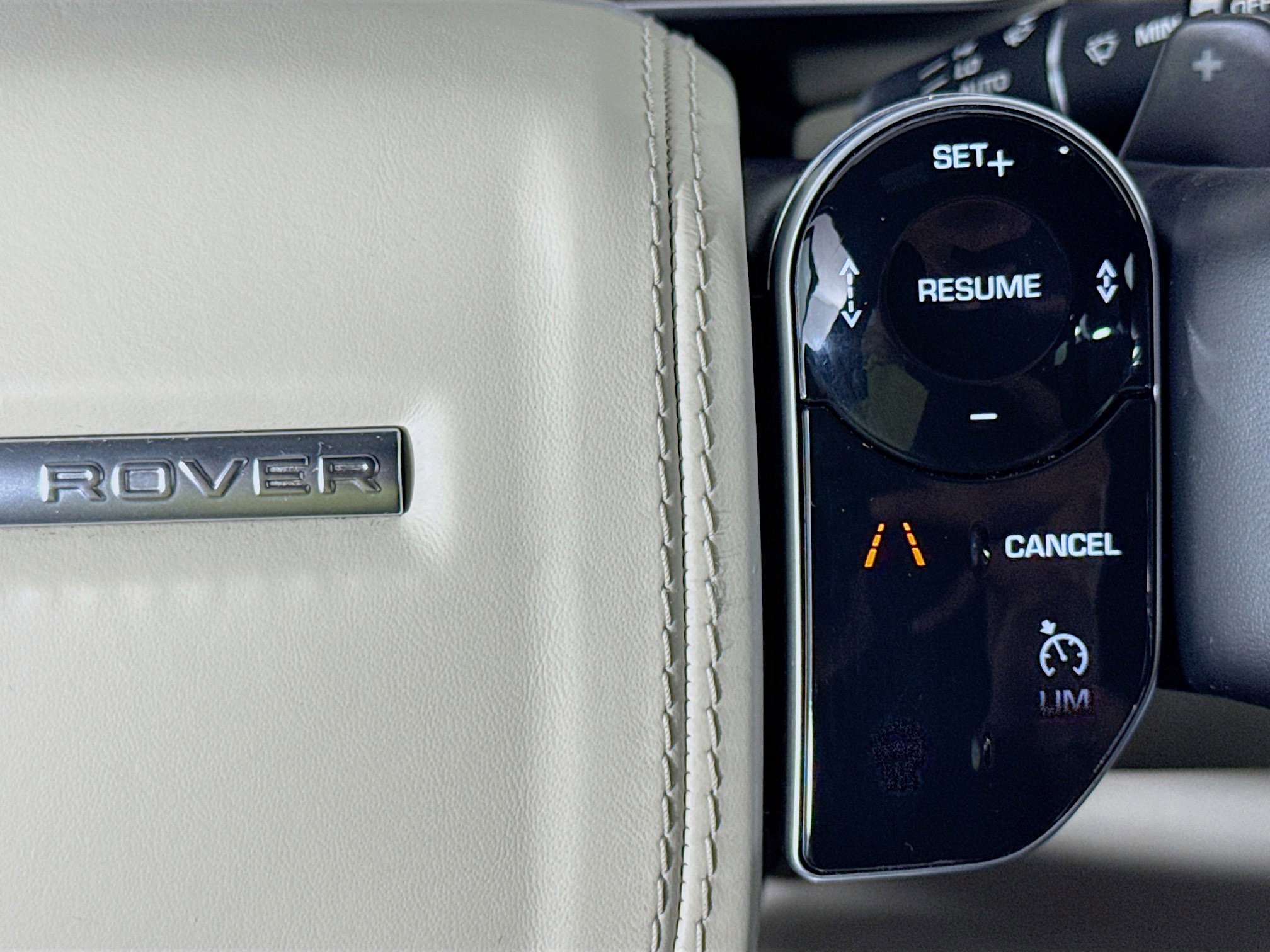 Used 2019 Land Rover Range Rover HSE image 14