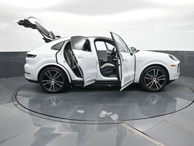 New 2026 Porsche Cayenne E-Hybrid Coupe image 34