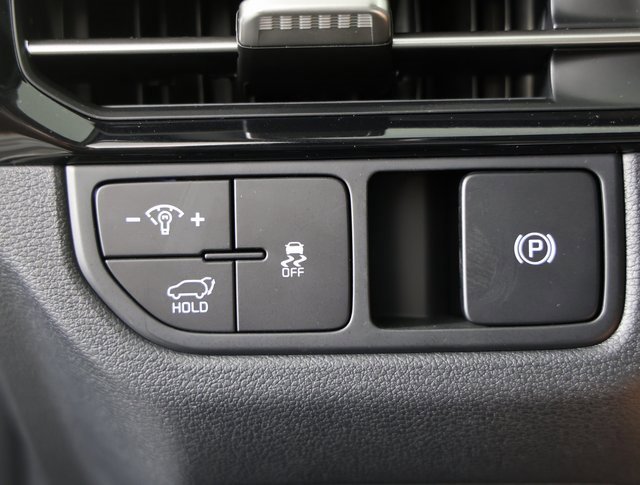 Certified 2026 Kia Sportage EX w/ EX Panorama Roof Package image 23