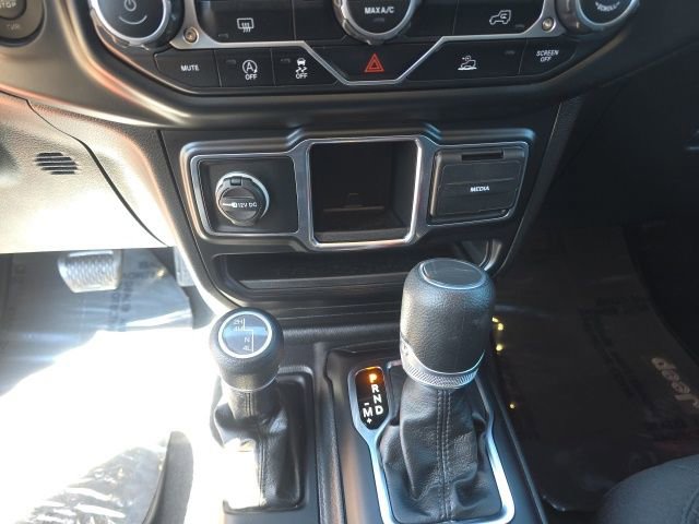 Used 2023 Jeep Gladiator Sport image 14