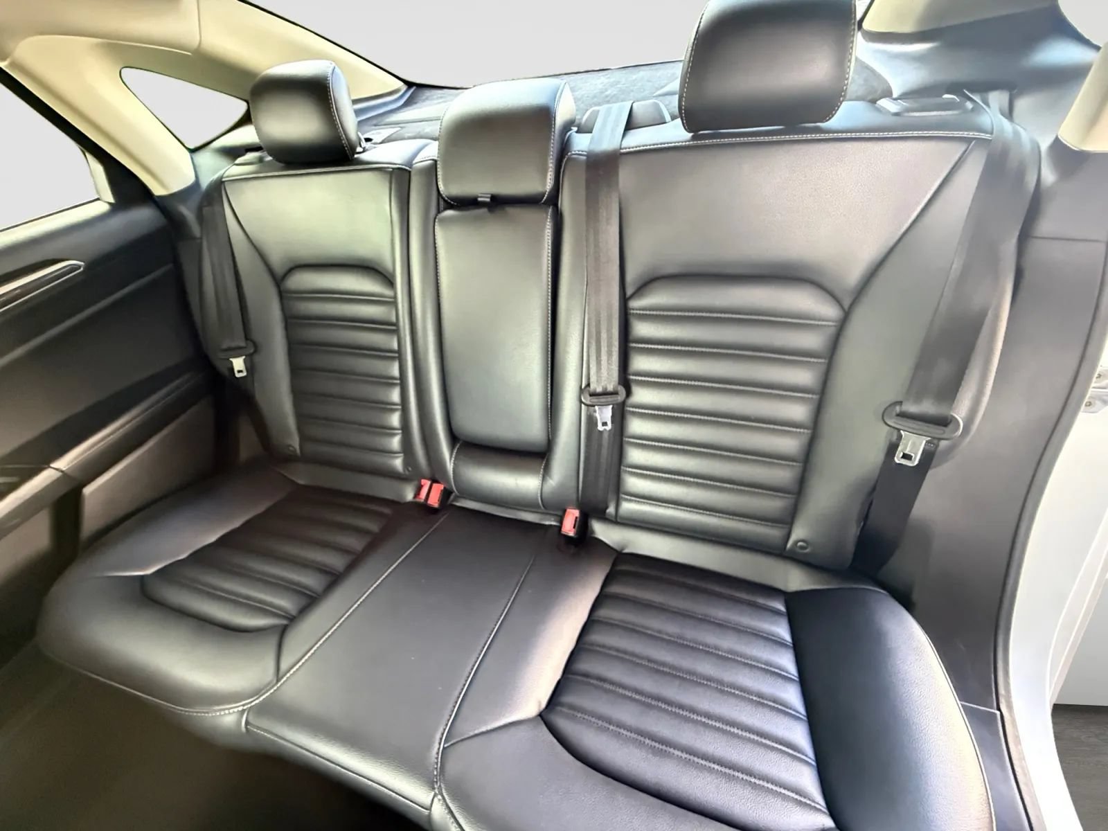 Used 2020 Ford Fusion SEL FWD image 15