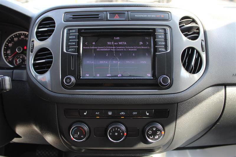 Used 2017 Volkswagen Tiguan Wolfsburg Edition AWD/4WD image 18