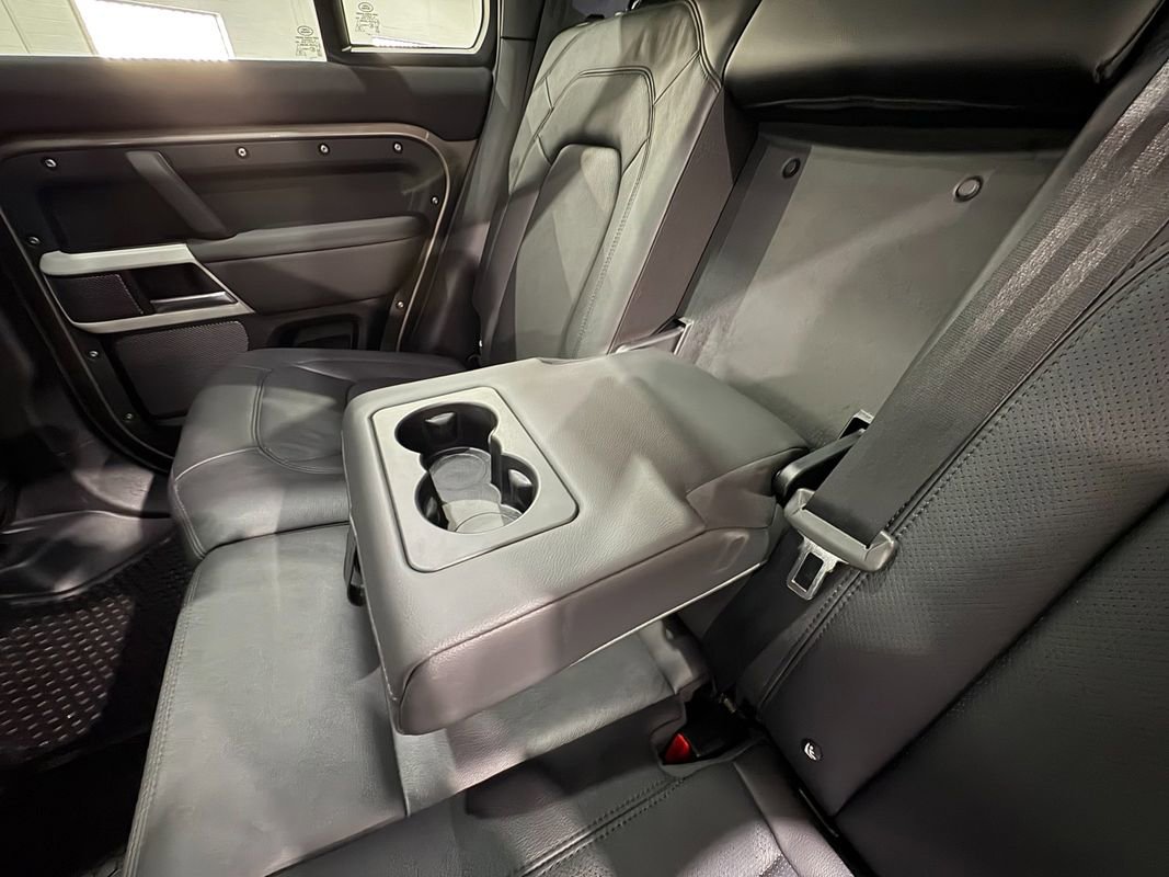 Used 2024 Land Rover Defender 110 S image 36