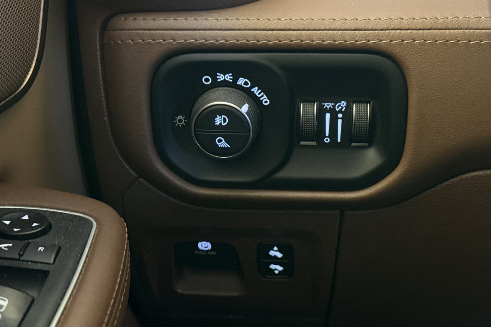 Used 2020 RAM 1500 Limited RWD image 34