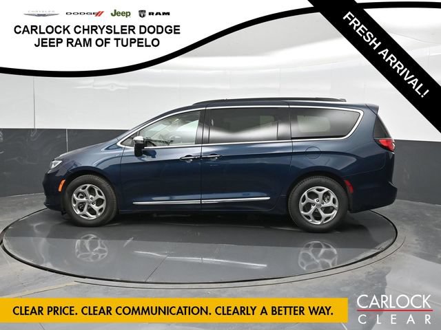 Used 2023 Chrysler Pacifica Limited FWD image 10