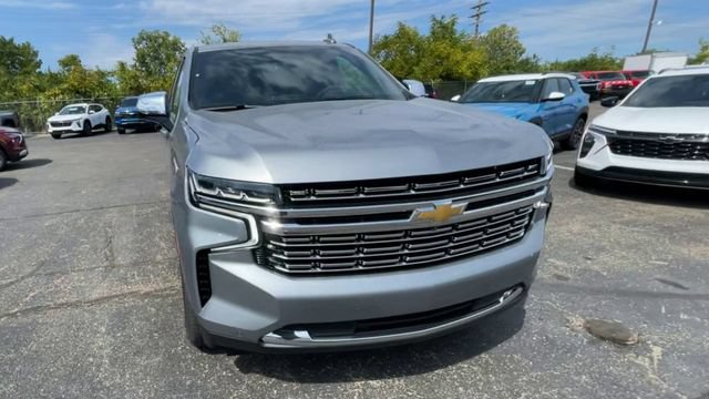 Used 2024 Chevrolet Tahoe Premier w/ Premium Package AWD/4WD image 4