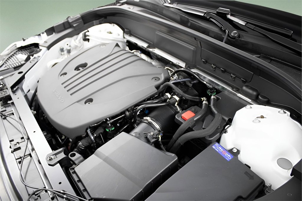 Certified 2025 Volvo XC60 B5 Core w/ Protection Package Premier image 14