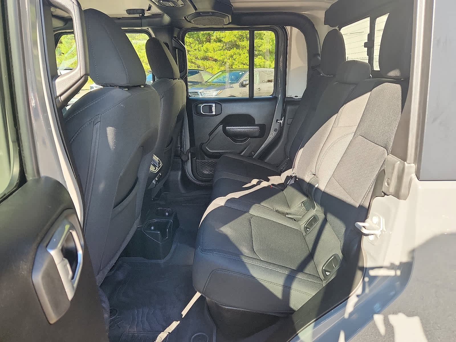 Used 2022 Jeep Gladiator Sport image 11