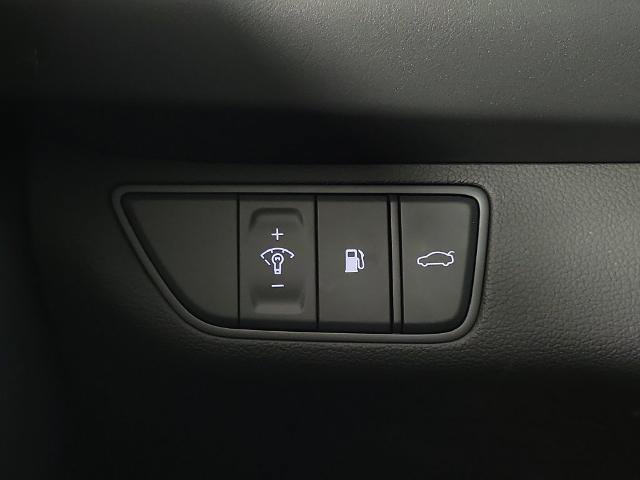 Used 2023 Genesis G70 2.0T RWD image 24