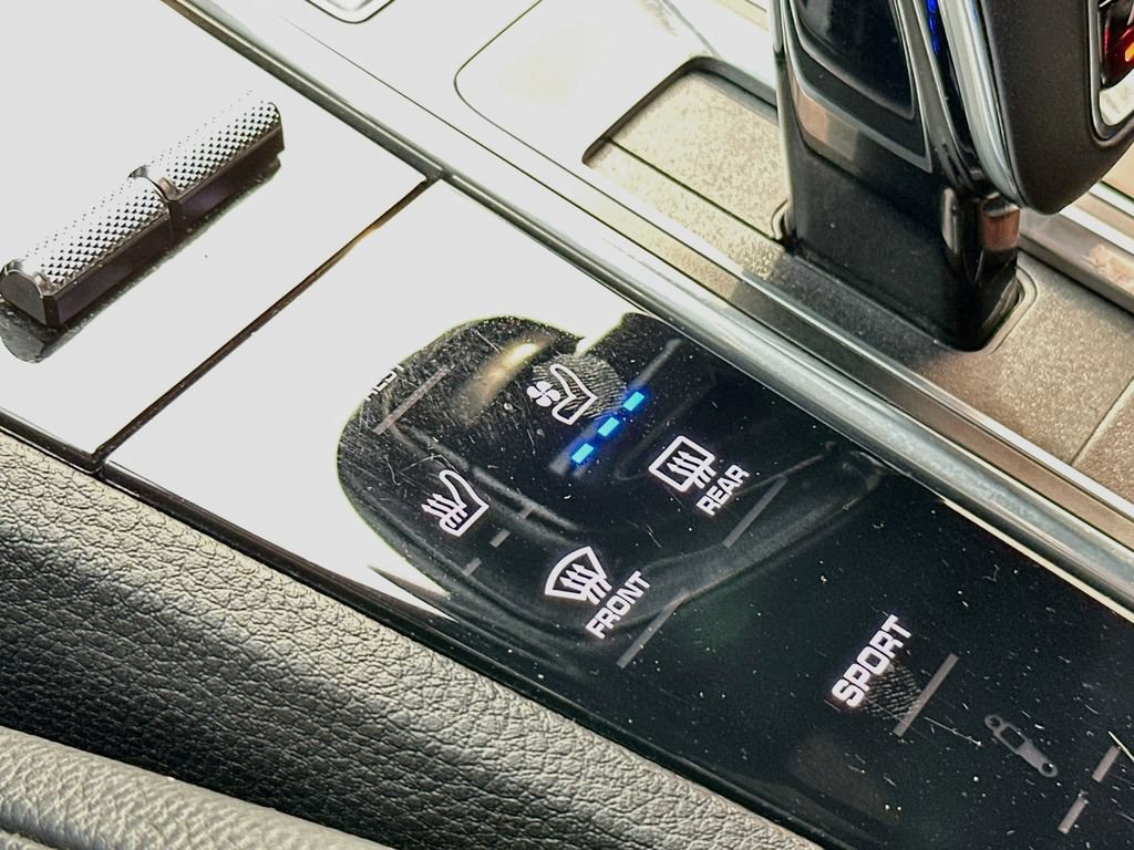 Certified 2023 Porsche Cayenne AWD/4WD image 23