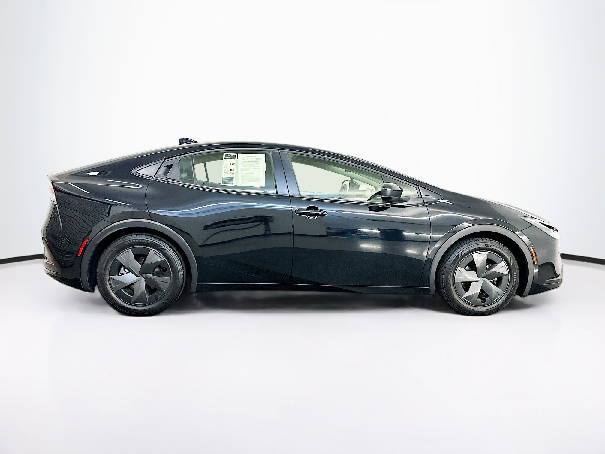 Used 2024 Toyota Prius LE image 10