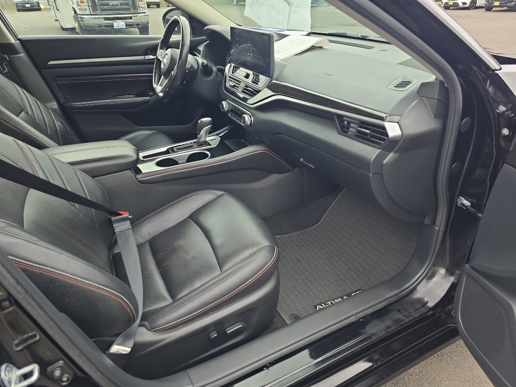 Used 2023 Nissan Altima 2.5 SR w/ SR Premium Package FWD image 16