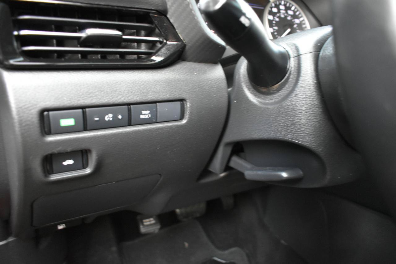 Used 2022 Nissan Sentra SR w/ SR Premium Package FWD image 40