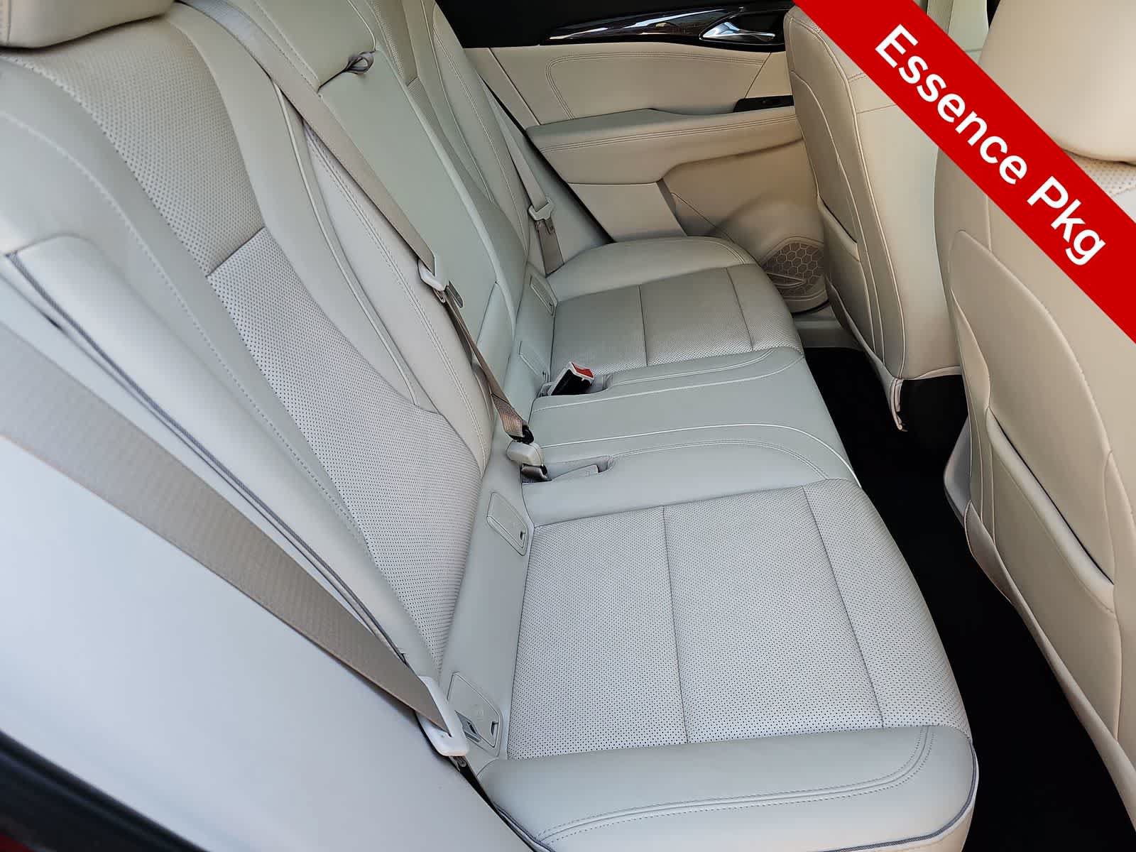 Used 2021 Buick Envision Essence w/ Technology Package I FWD image 17