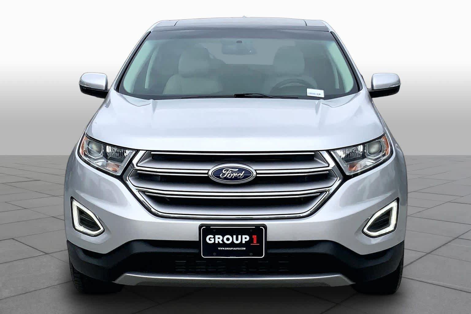 Used 2018 Ford Edge Titanium w/ Equipment Group 301A FWD image 4