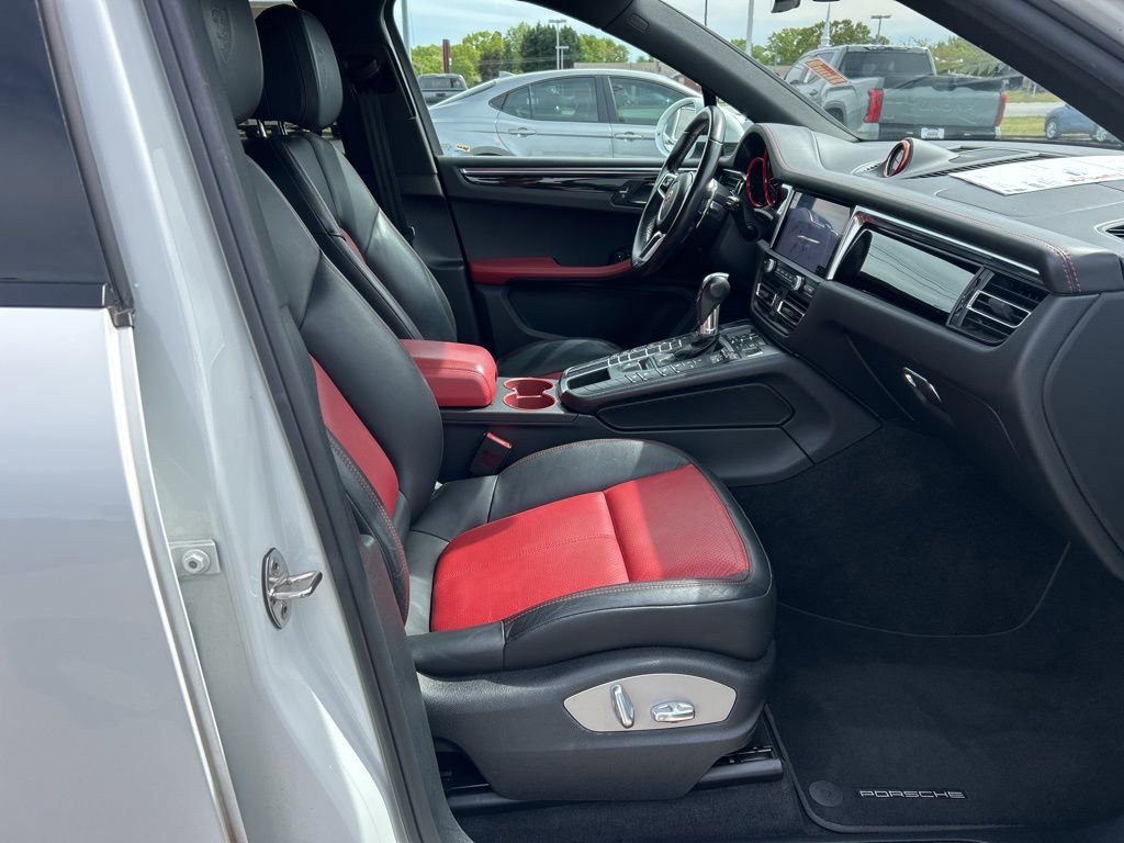 Used 2021 Porsche Macan image 23