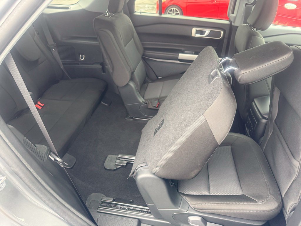 Used 2024 Ford Explorer XLT AWD/4WD image 55