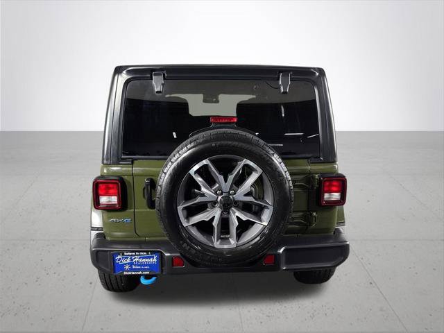 Certified 2024 Jeep Wrangler Unlimited AWD/4WD image 8