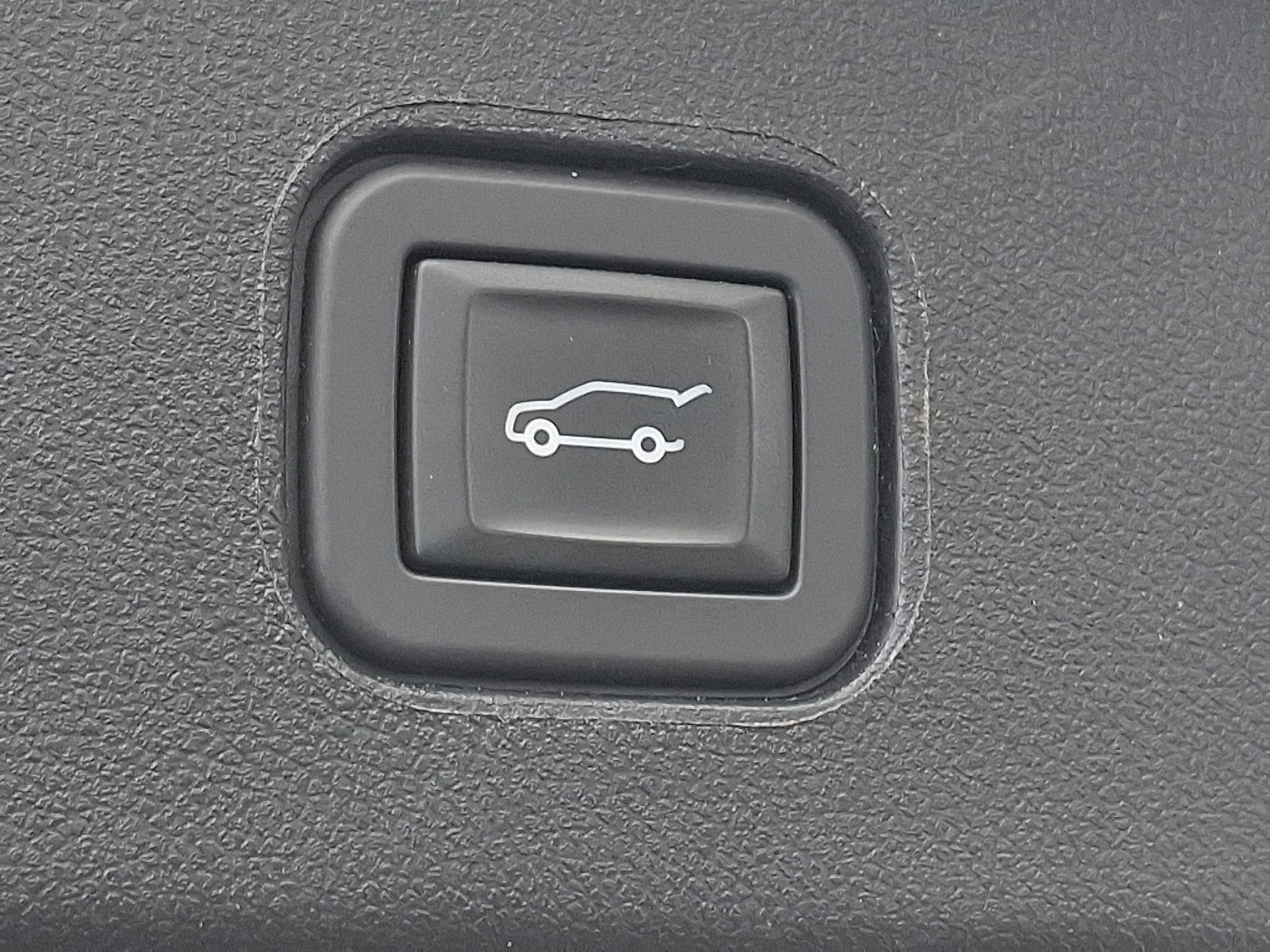 Certified 2024 Cadillac Lyriq Luxury AWD/4WD image 28