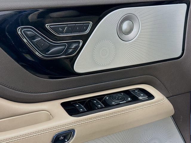 Used 2021 Lincoln Aviator Reserve w/ Equipment Group 202A image 20