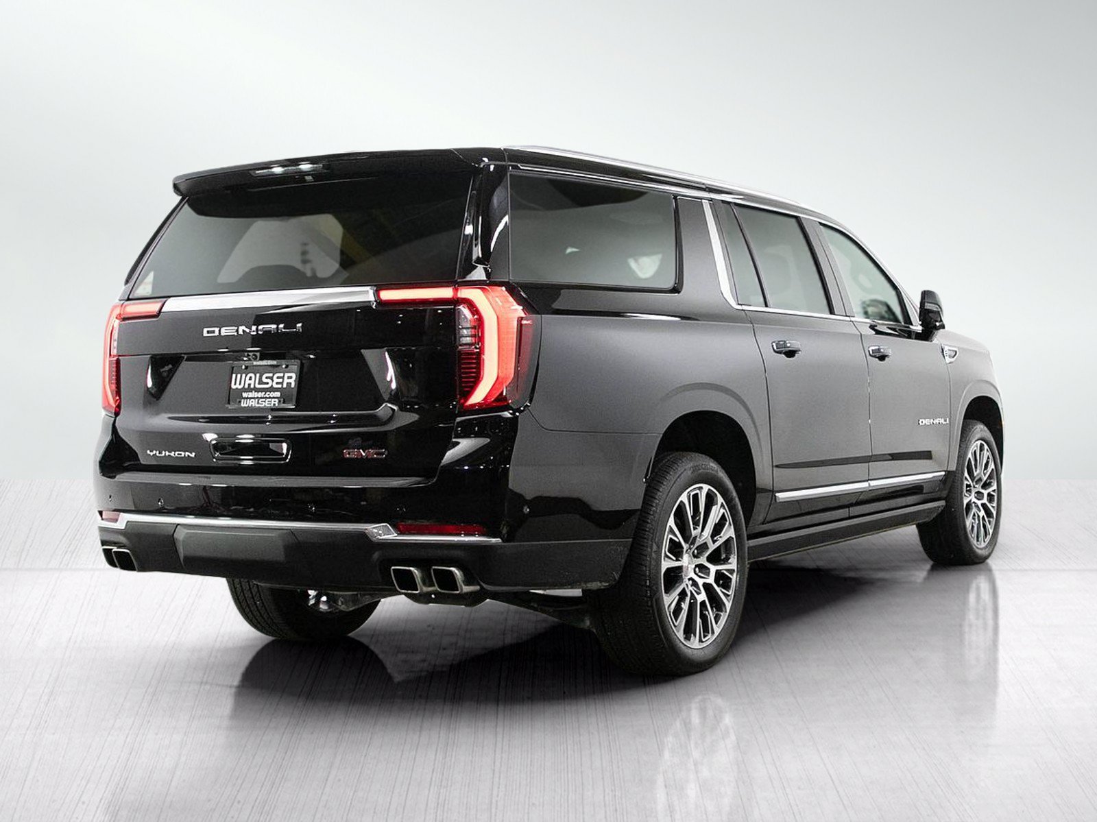 Used 2025 GMC Yukon XL Denali w/ Sun & Power Step Package AWD/4WD image 5