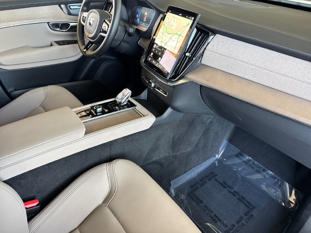 Certified 2026 Volvo XC90 B6 Plus AWD/4WD image 16