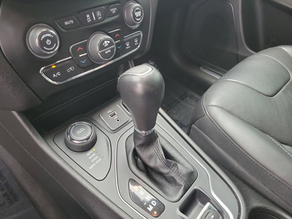 Used 2021 Jeep Cherokee High Altitude image 24