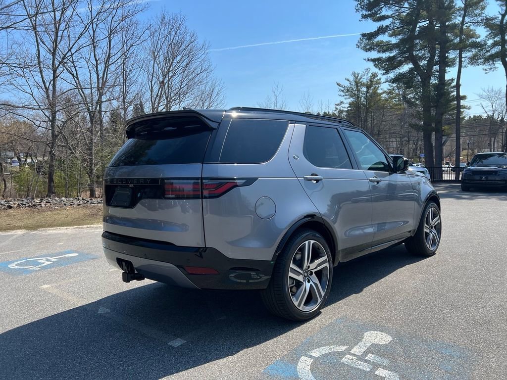 New 2026 Land Rover Discovery Dynamic SE image 5