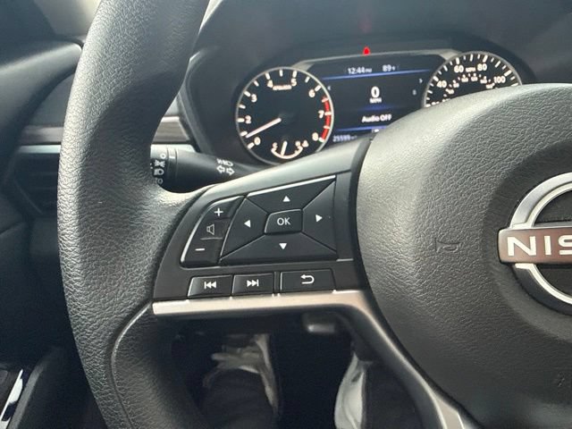 Used 2023 Nissan Altima 2.5 SV FWD image 12