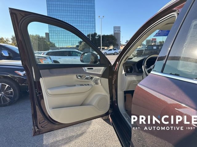 Certified 2026 Volvo XC90 B6 Ultra w/ Lounge Package image 21