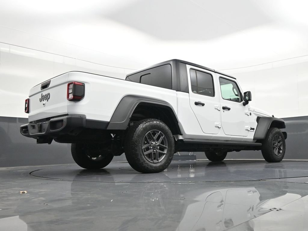 Used 2025 Jeep Gladiator Sport AWD/4WD image 32