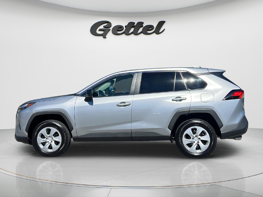 Used 2024 Toyota RAV4 LE FWD image 8