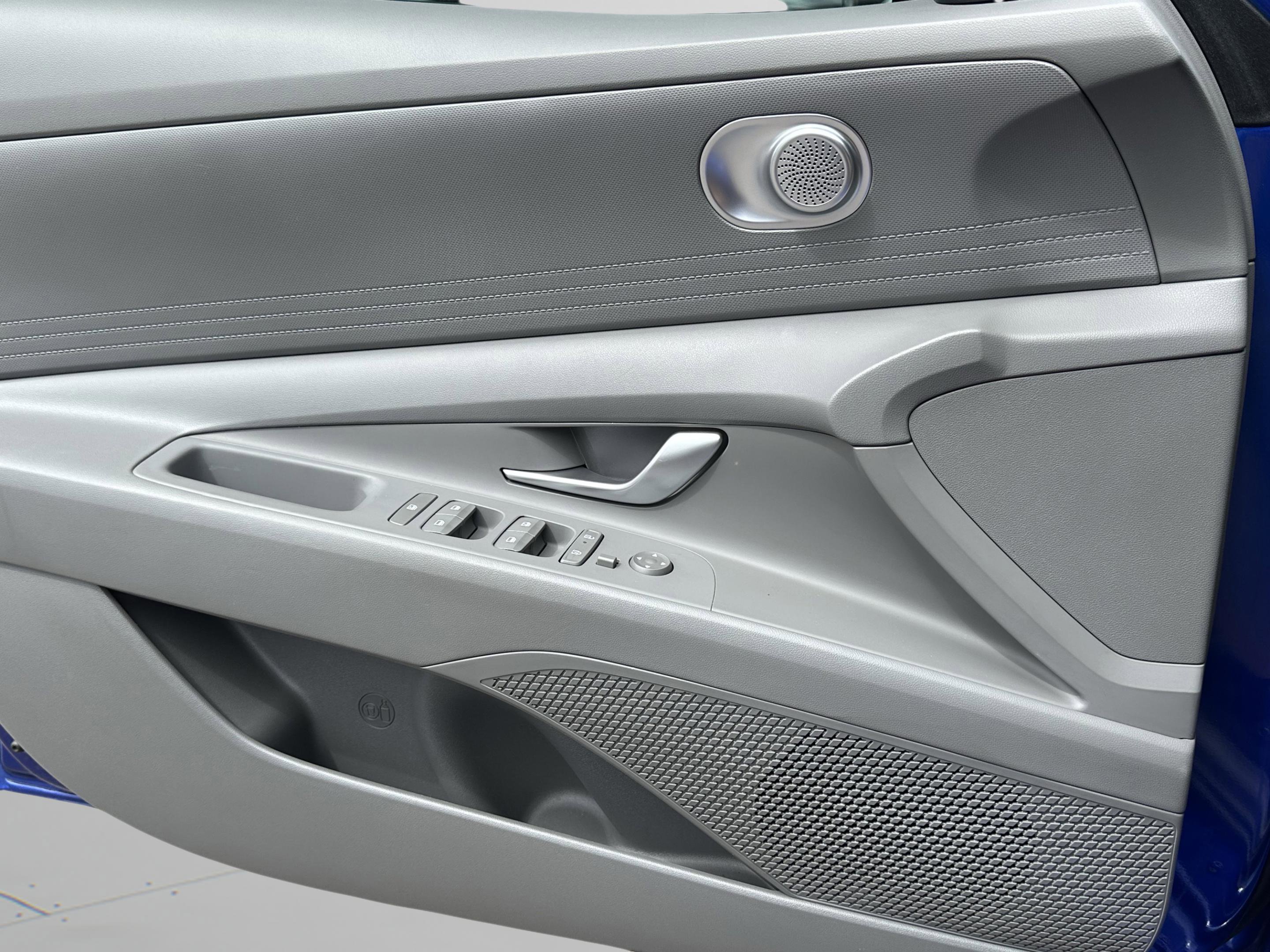 Certified 2024 Hyundai Elantra SEL image 21