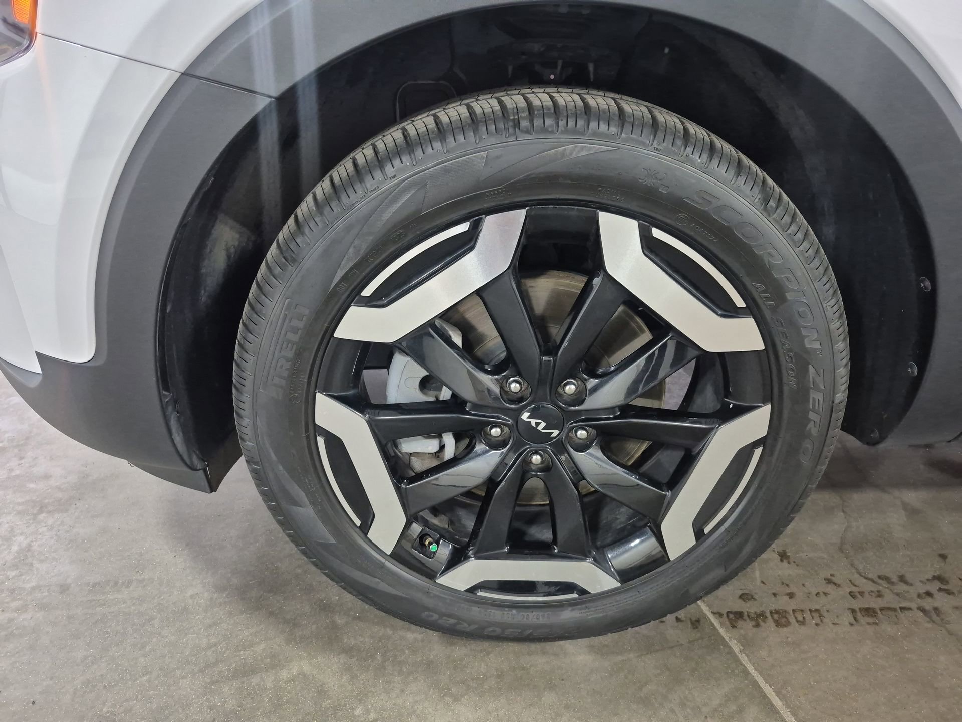 Used 2025 Kia Telluride S AWD/4WD image 32