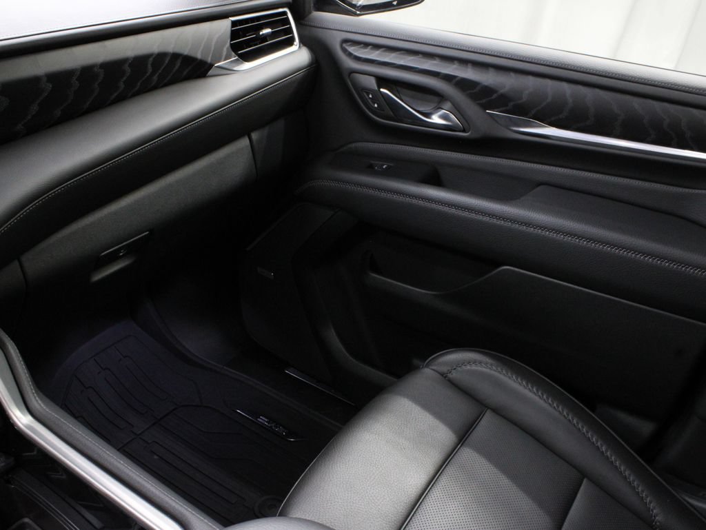 Used 2023 GMC Yukon Denali w/ LPO, Floor Liner Package AWD/4WD image 32
