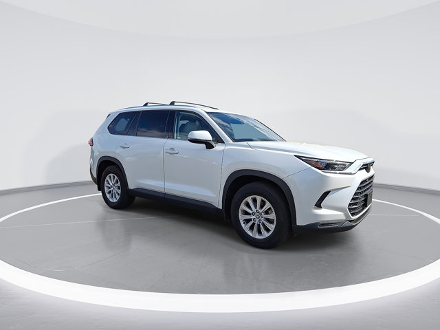 Used 2024 Toyota Grand Highlander XLE AWD/4WD image 2